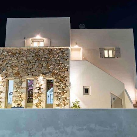 In The Heart Of Fira & Free Pool - Nychteri Suite Eksteriør bilde