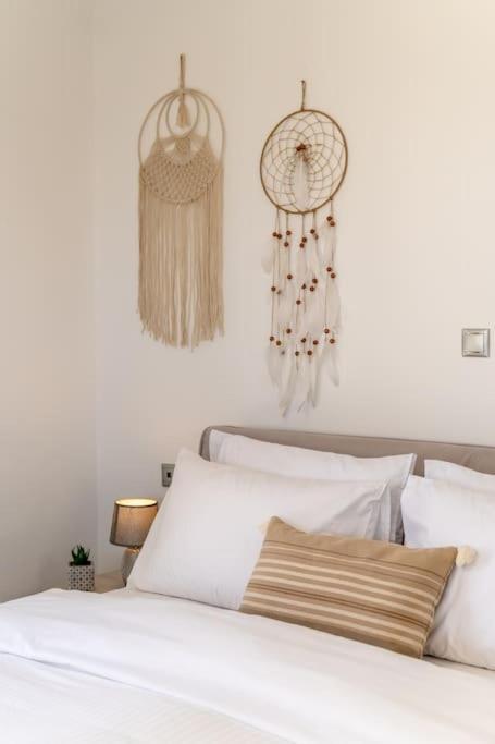 In The Heart Of Fira & Free Pool - Nychteri Suite Eksteriør bilde