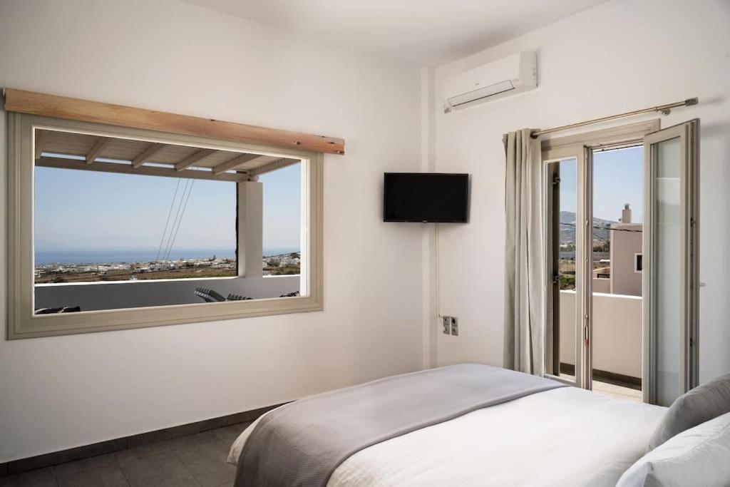 In The Heart Of Fira & Free Pool - Nychteri Suite Eksteriør bilde