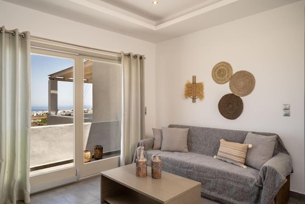 In The Heart Of Fira & Free Pool - Nychteri Suite Eksteriør bilde