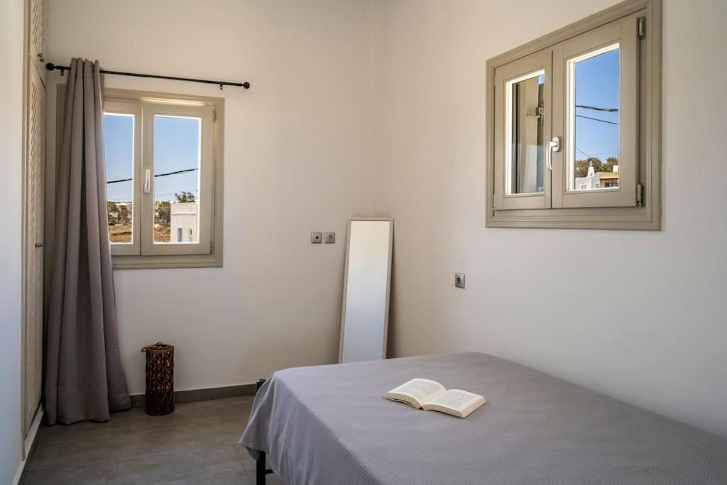 In The Heart Of Fira & Free Pool - Nychteri Suite Eksteriør bilde