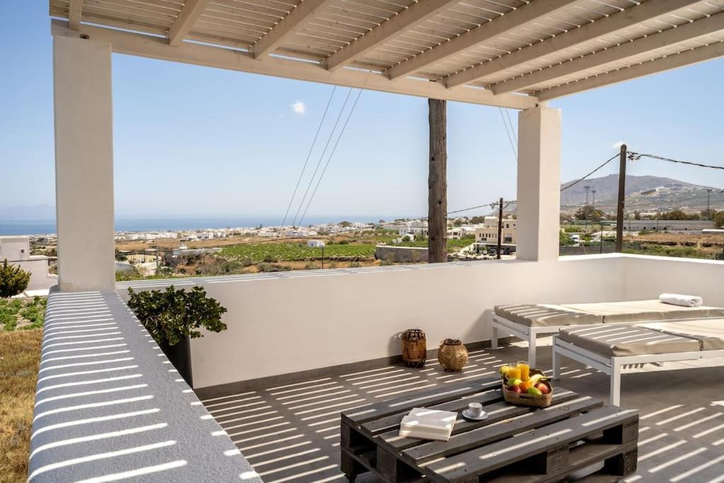 In The Heart Of Fira & Free Pool - Nychteri Suite Eksteriør bilde