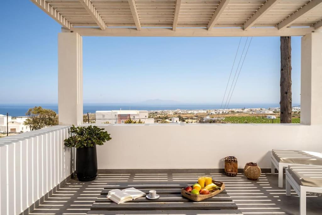 In The Heart Of Fira & Free Pool - Nychteri Suite Eksteriør bilde