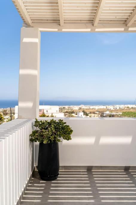 In The Heart Of Fira & Free Pool - Nychteri Suite Eksteriør bilde